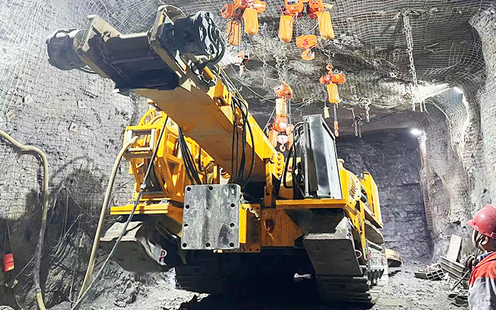 掘進磷礦！徐工XTR7/360掘進機點磷成金