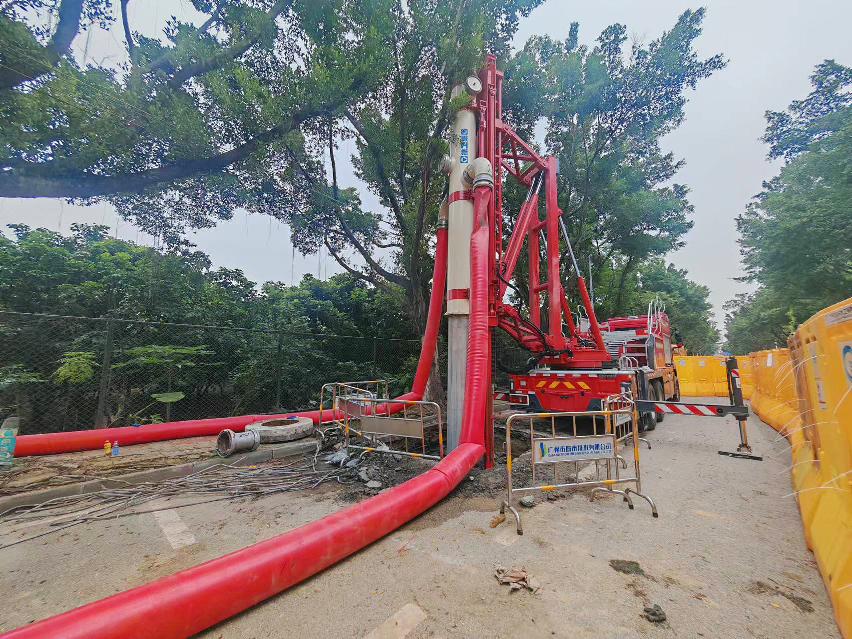 披星戴月！徐工排澇車被廣州點(diǎn)贊！