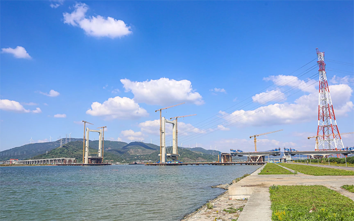 “牽手”群島！徐工塔機助力世界級跨海連島工程刷新“進度條”