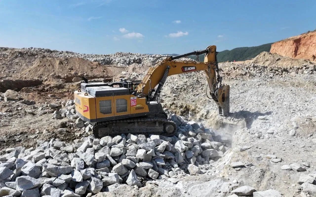 聯(lián)袂出擊！徐工中大挖奏響新能源產業(yè)發(fā)展新序曲