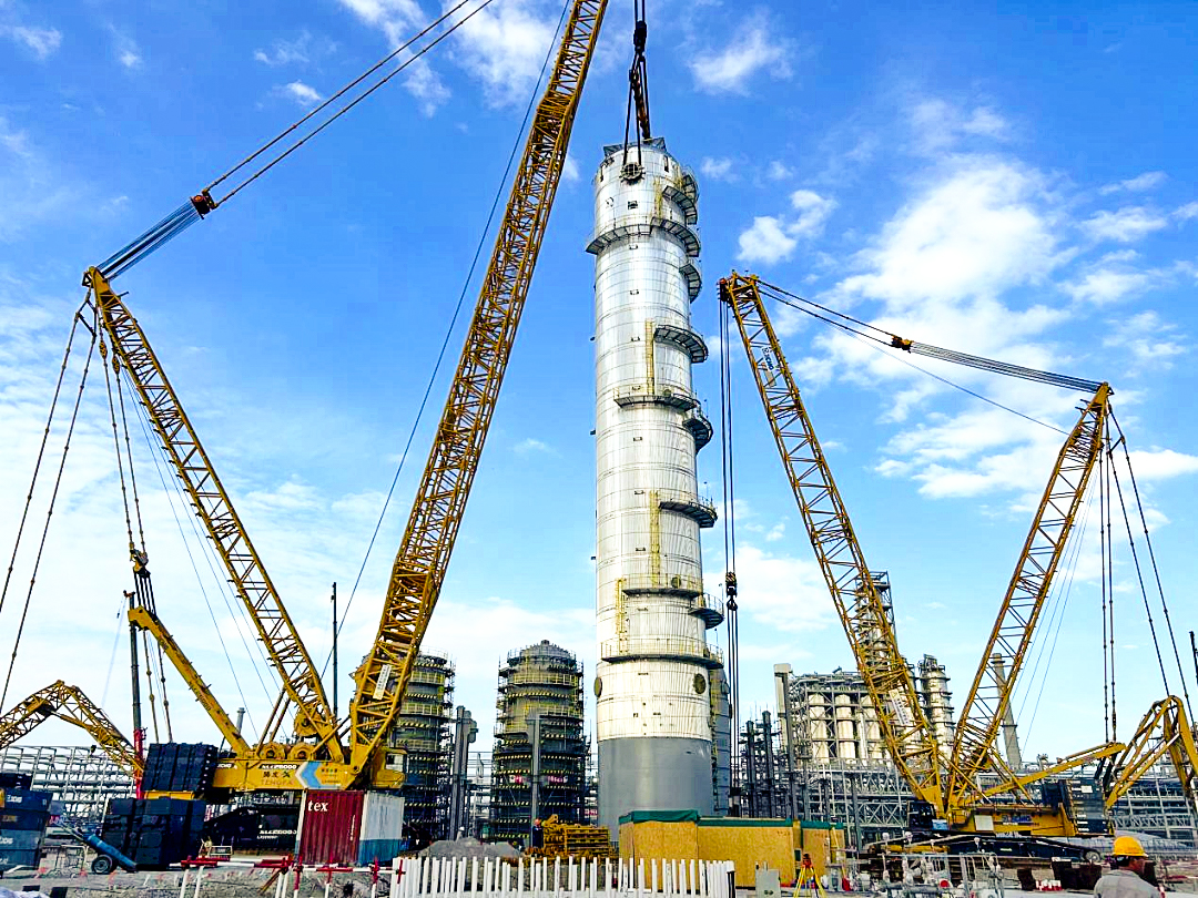 10天3鉤！徐工XGC88000助力2050噸“西北最高”塔器就位