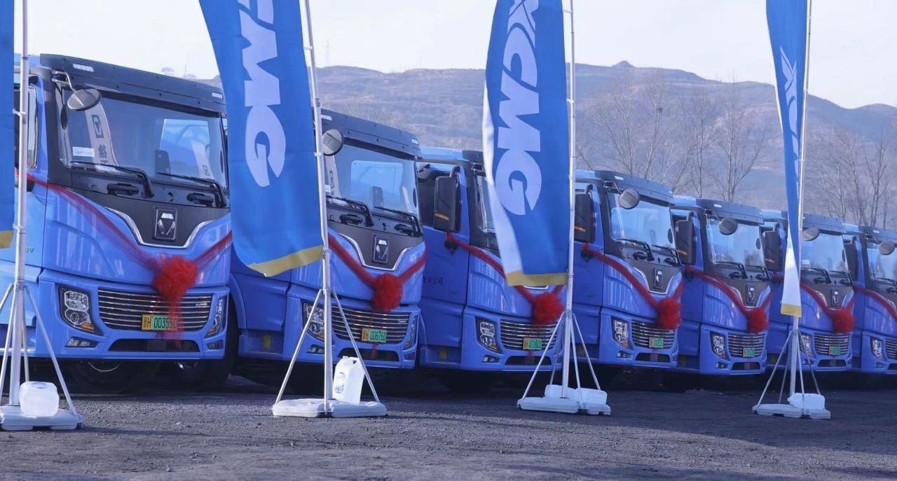 首季“開門紅”！百臺(tái)徐工新能源換電重卡交付山西