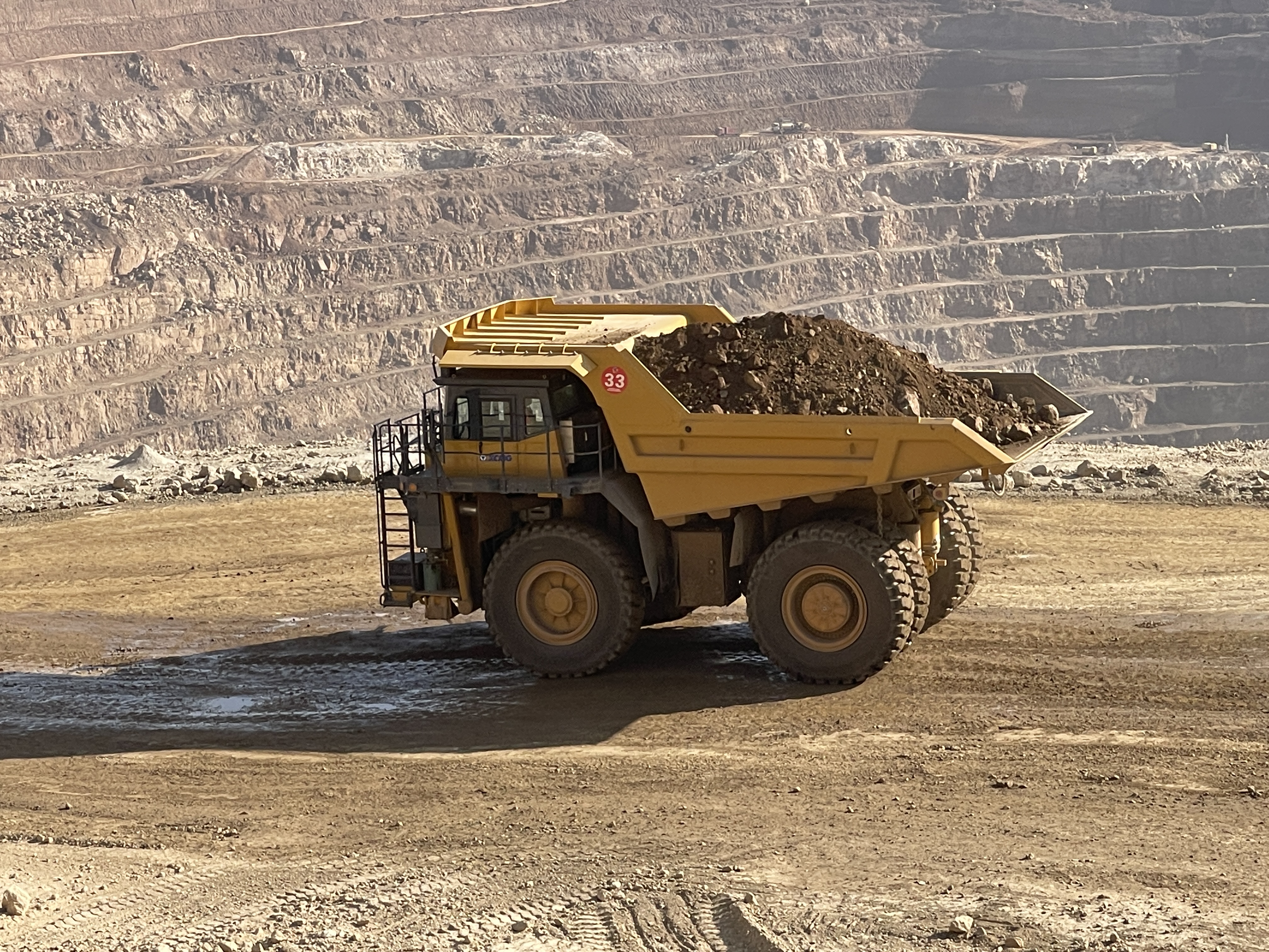 徐工XDE130雙橋剛性礦車效能非凡！