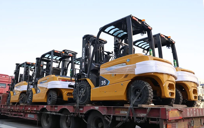 開門紅！百余臺(tái)徐工新能源叉車赴廣東→