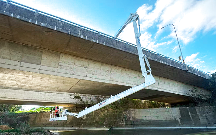 橋梁養(yǎng)護神器！徐工 QJZ18 筑牢橋梁安全防線