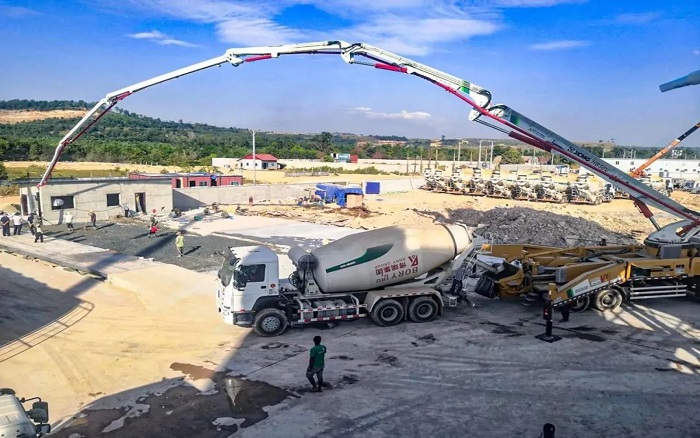 中柬同心，共建未來！徐工“智造”賦能柬埔寨基建