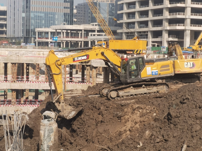 品質(zhì)+節(jié)油+高效！徐工XE335GK助建亞洲最大地下空間