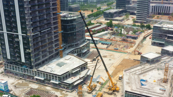 零失誤拿下！徐工G2代XCA200G8-1盲區(qū)作業(yè)，精準(zhǔn)拆除40米塔吊