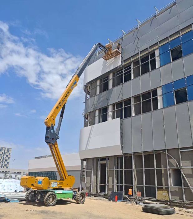 智穩(wěn)高效！徐工XGS22ACK-Li，蘭州機場上的綠色高效引擎