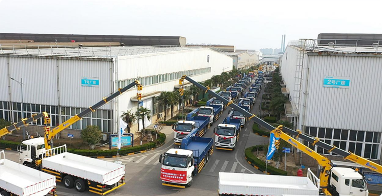 2025年，徐工隨車起重機(jī)再度開拔“一帶一路”，助力當(dāng)?shù)亟ㄔO(shè)。