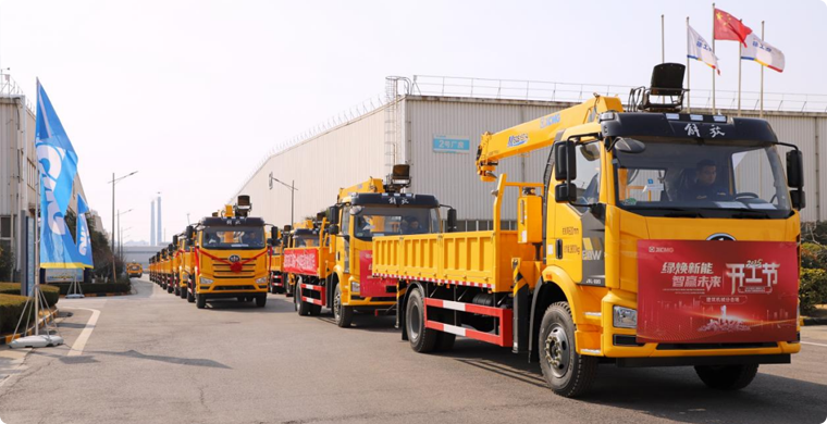 2025年，徐工&解放“整車一體化”隨車起重機(jī)批量發(fā)車，閃耀開門紅！
