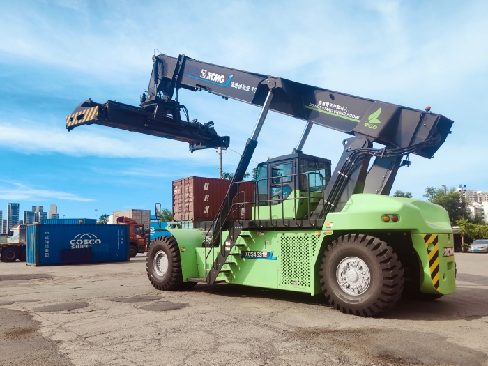 徐工E5系列正面吊開啟“零碳港口”新實踐