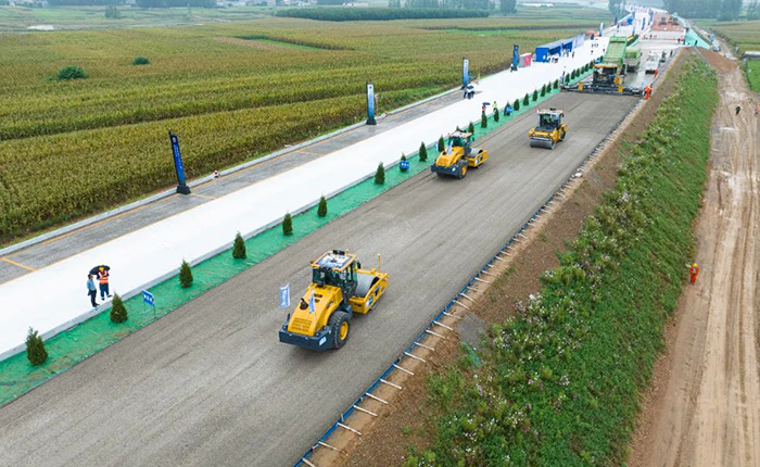 全場景智慧賦能，徐工水穩(wěn)層施工更便捷、更精準(zhǔn)！