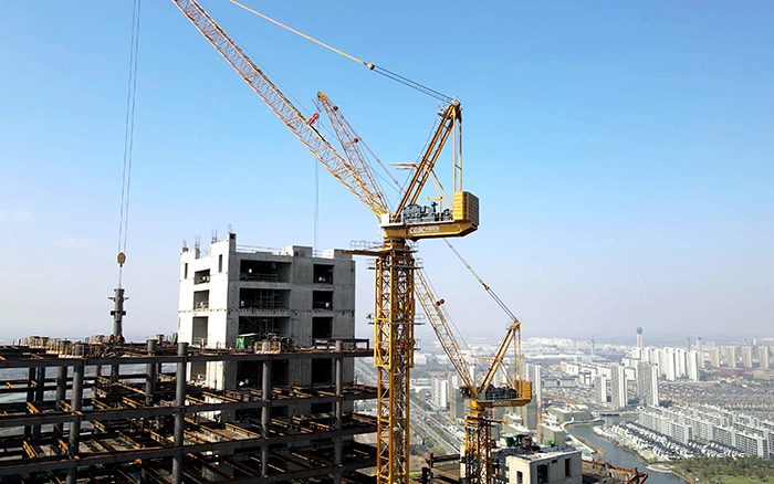 七天一層！“徐工金”助建180米高世界級(jí)“大象”