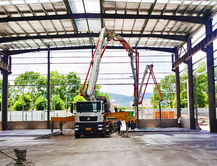 鋼鐵脊梁！徐工HB37米泵車顯實(shí)力 ！