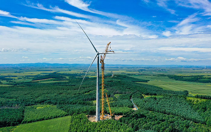 全球最高最大風(fēng)電動(dòng)臂塔機(jī)，首秀告捷！