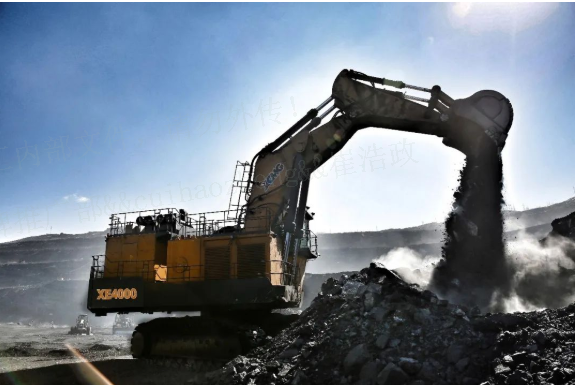 近5萬小時高效出勤！徐工XE4000液壓鏟受礦區(qū)高度贊揚！