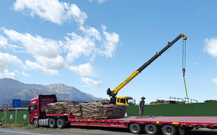 徐工 “鋼鐵力士” 亮劍西北，硬核吊裝火力全開