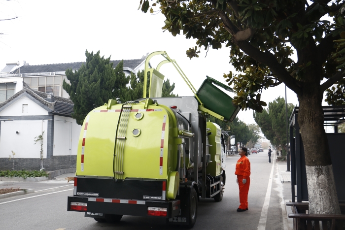 零碳收運、高效閉環(huán) | 徐工純電動餐廚垃圾車助力賈汪潘安湖綠色環(huán)衛(wèi)升級
