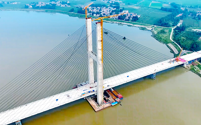 順利合龍！雙塔助建國內(nèi)最大跨徑組合梁獨塔斜拉橋
