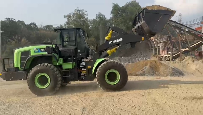 徐工純電動裝載機助力越南砂石料場，開啟綠色施工新紀元