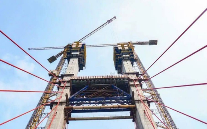 離通車又近一步！南孟溪特大橋主塔全面封頂