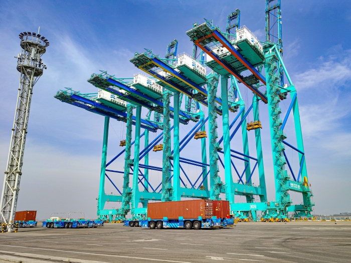 百臺集群，百萬箱量！徐工AGV打造智慧港口“中國標(biāo)桿”