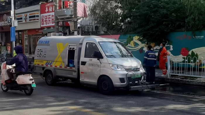 徐州這條網(wǎng)紅巷的“臉面”，竟被這臺車承包了？！