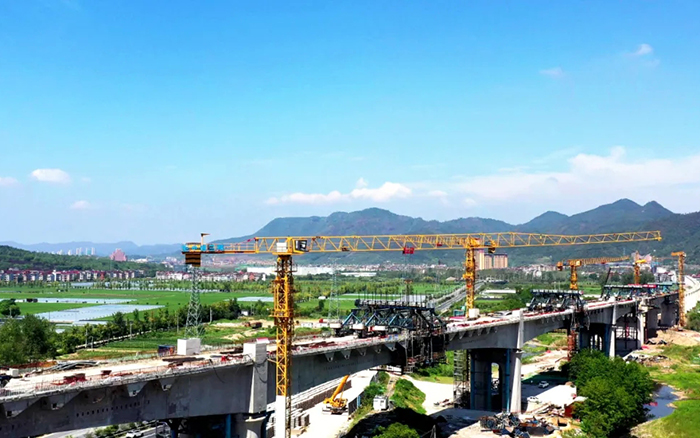 凌空起舞，飛跨南北！徐工群塔助建浙江“詩畫走廊”