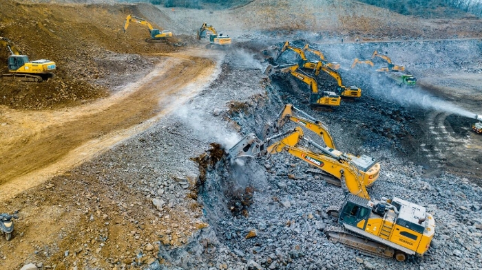 徐工金打出組合拳，硬巖場平施工效率倍增