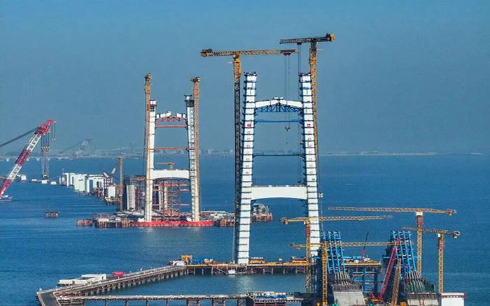 超級工程，徐工“雙塔”助力封頂！