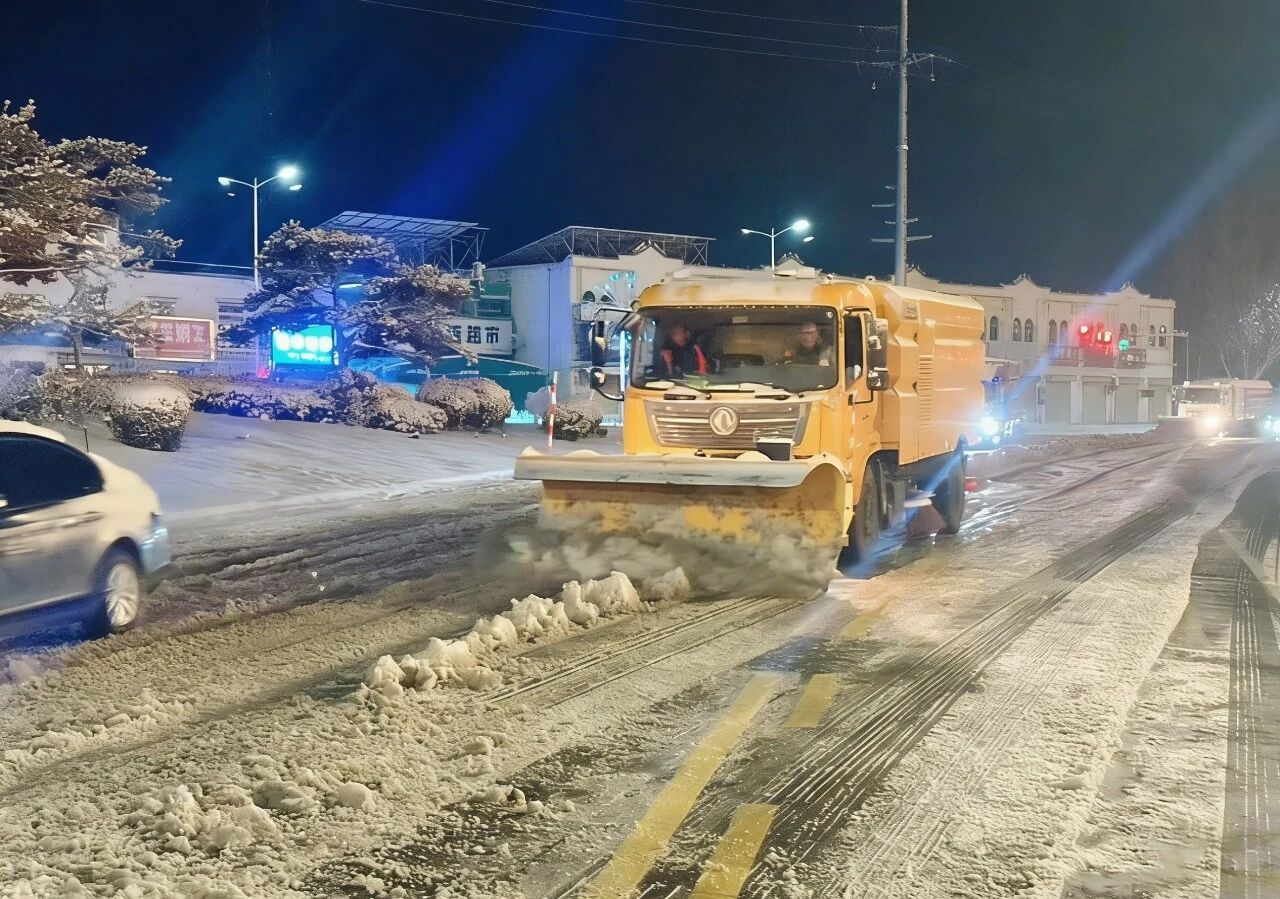 18小時連軸轉！徐工除雪設備硬核出擊保通暢