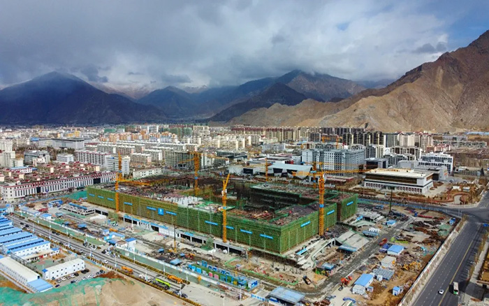 “世界屋脊”再建新地標(biāo)！徐工群塔“交作業(yè)了”！