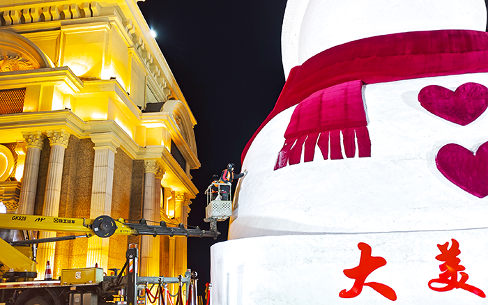 刷爆朋友圈的哈爾濱大雪寶，“空中造型師”是徐工高空作業(yè)車！