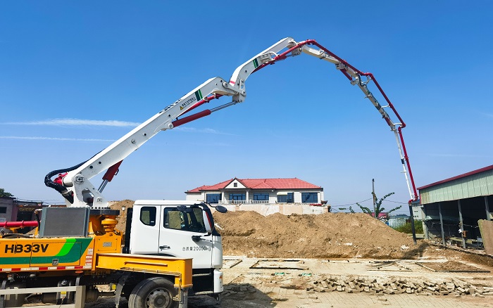 鐵臂擎筑新鄉(xiāng)村！徐工泵車“一臂到位”賦能滄州農(nóng)居煥新程