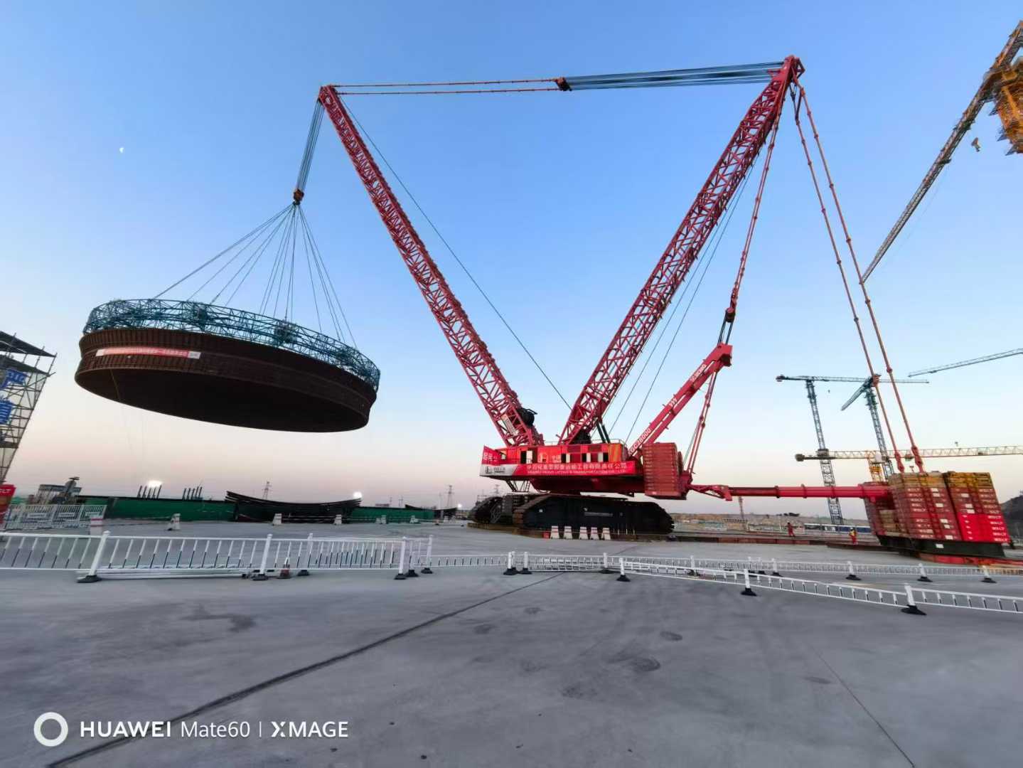 2小時(shí)15分鐘能做什么？把核島43米“鋼鐵內(nèi)膽”一次放準(zhǔn)！