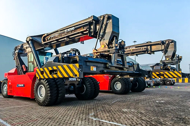 碼頭來了徐工“大家伙”！件雜貨作業(yè)再添綠色動能