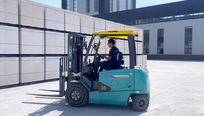 【客戶證言】與“鋰”同行，綠動(dòng)未來(lái)！徐工電動(dòng)叉車圈粉客戶