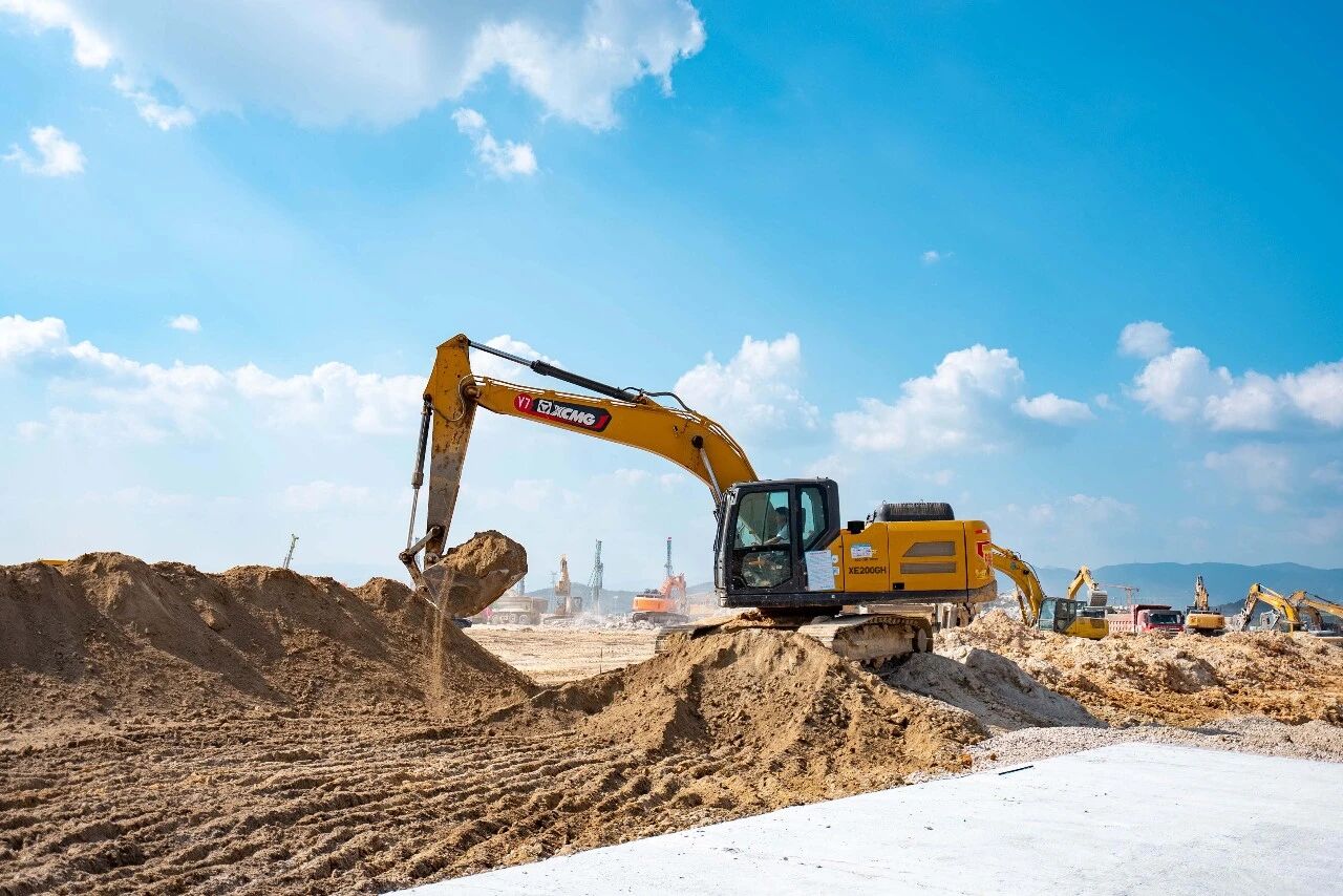 十個(gè)月，一座廠！徐工實(shí)力護(hù)航“超級(jí)電池工廠”