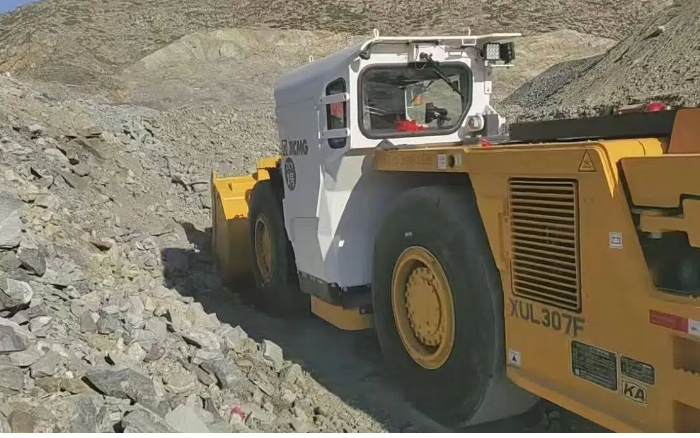 攻克高密度鐵礦！徐工 XUL307F 硬核助力西北礦業(yè)高效開采
